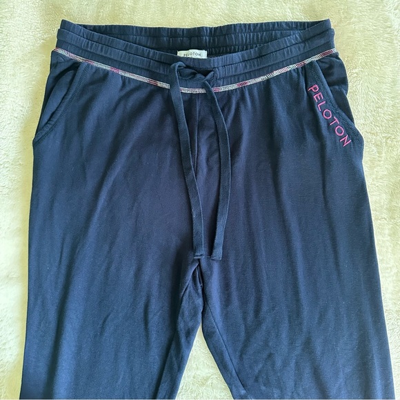 Peloton Sleepover Jogger in Navy sz Medium - Picture 4 of 10